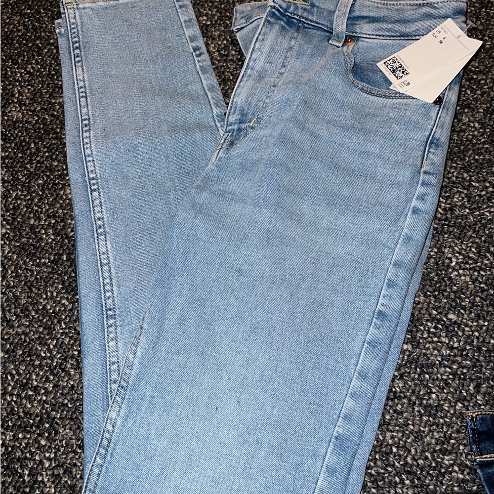 H&M Light Blue High Rise Women's Jeans